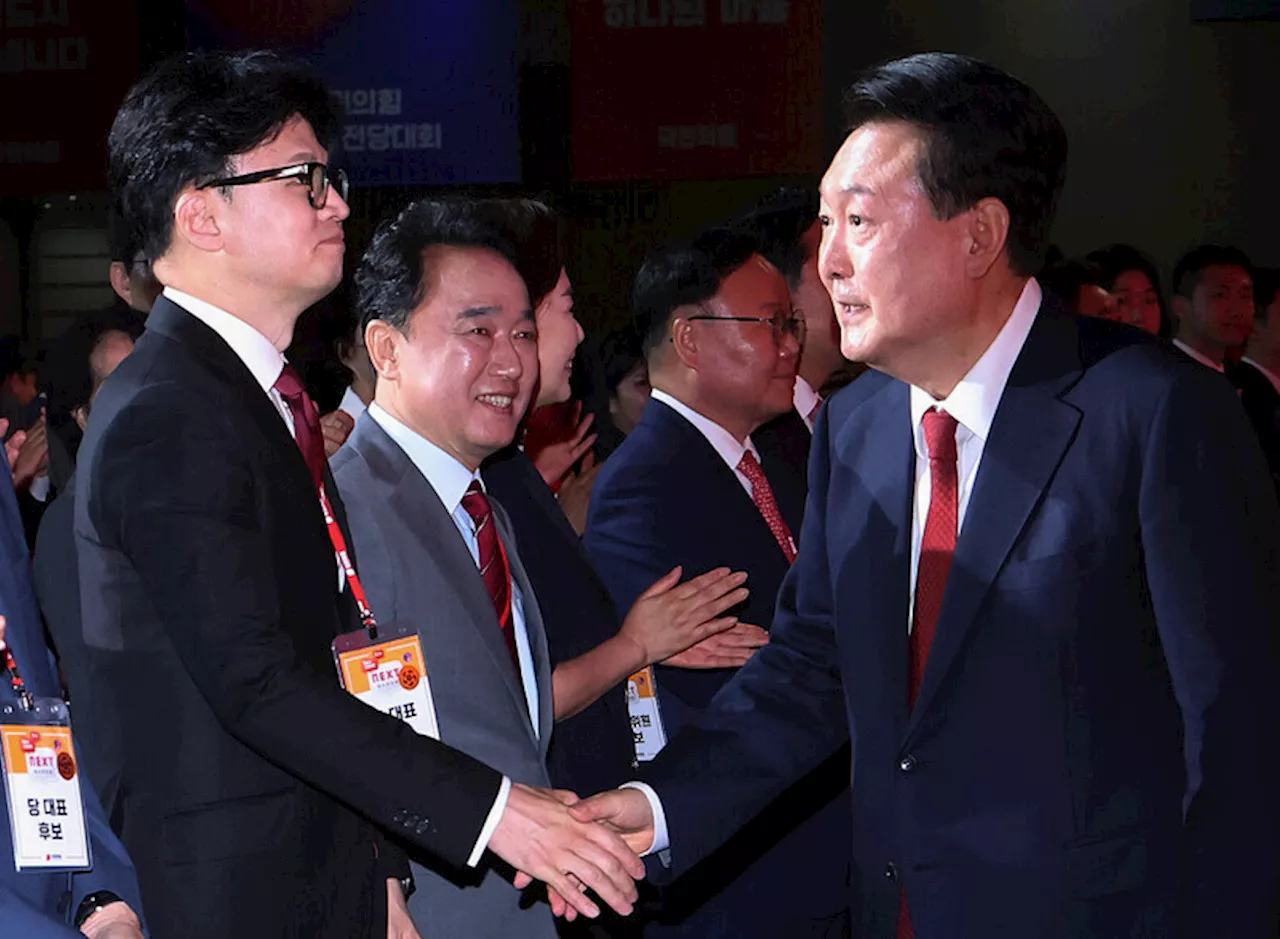 냉기 감도는 윤-한 회동…“만나자 해서 만나준 것, 독대 없어”