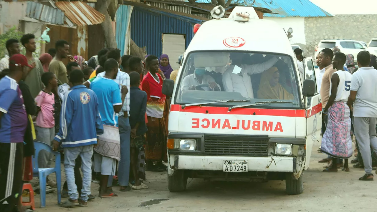 32 Tote! Terroranschlag erschüttert Strand in Somalia