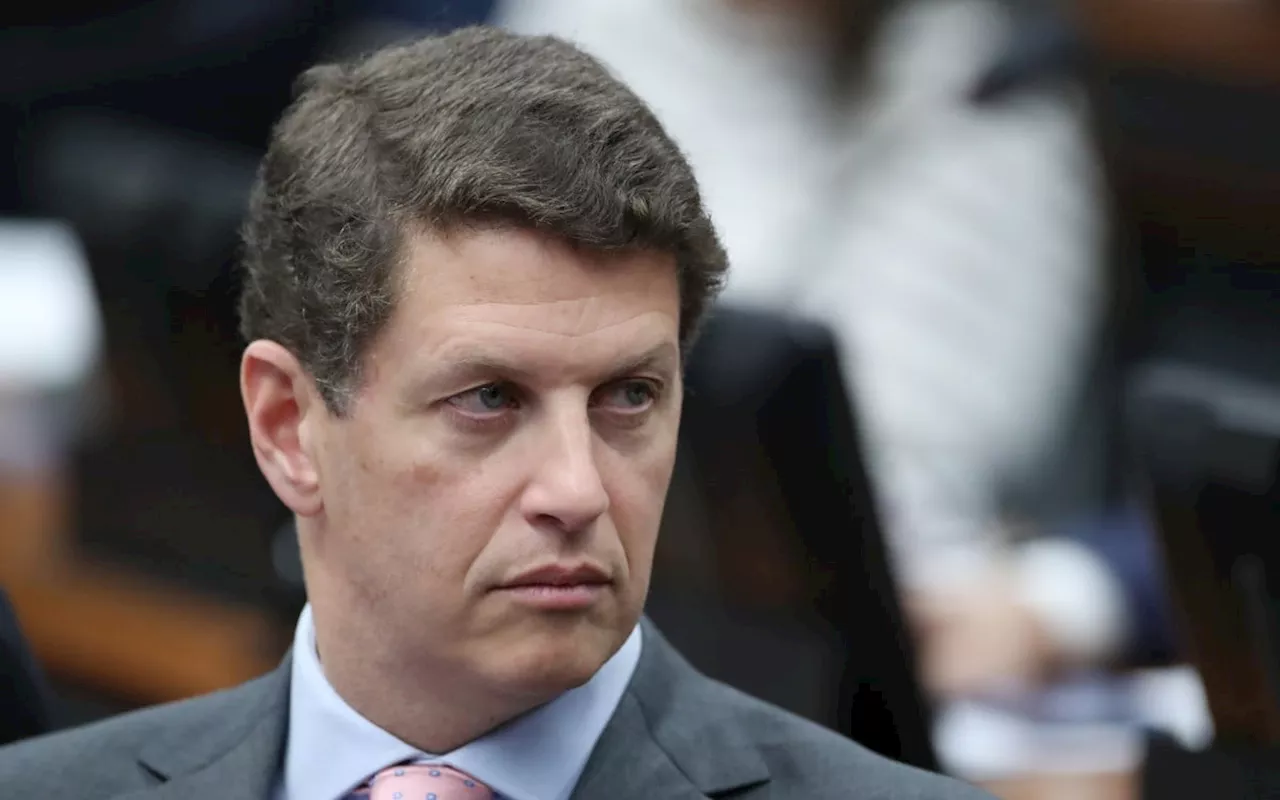 TSE valida desfiliação de Ricardo Salles do PL, que se direciona para o Novo