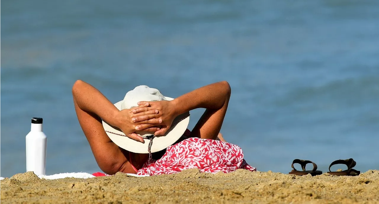 Soleil, bronzage et risques pour la peau : ces 10 idées reçues sur la crème solaire