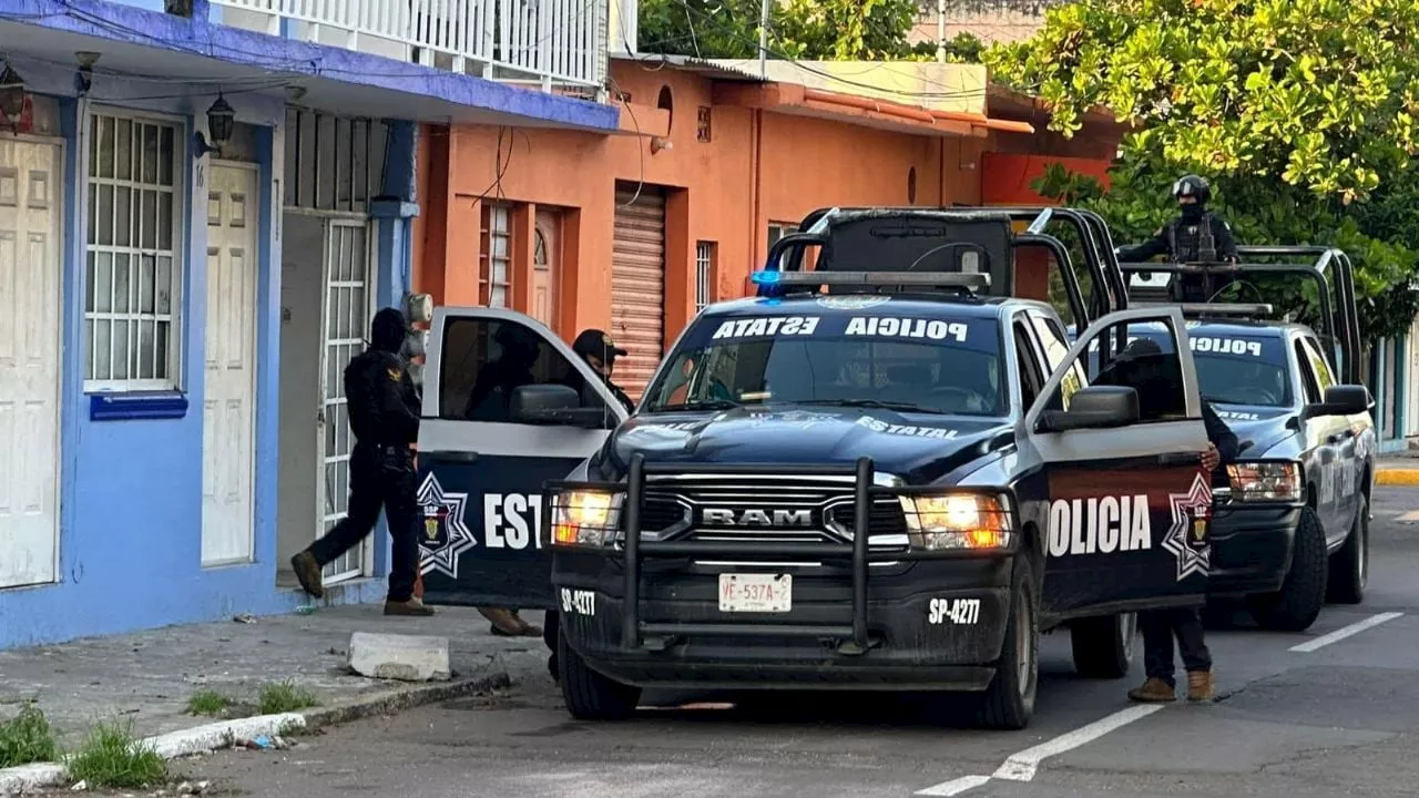 Policía Estatal detiene a 2 presuntos narcomenudistas en Veracruz