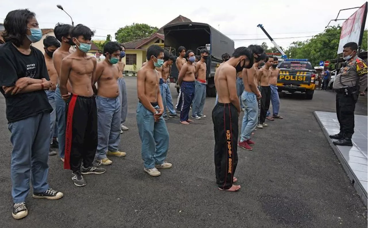 Tawuran Pelajar di Malam Hari, Korbannya Seorang Warga Umum Tewas