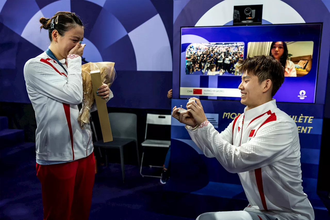 Atleta china gana el oro en París 2024 y su novio le pide matrimonio: VIDEO