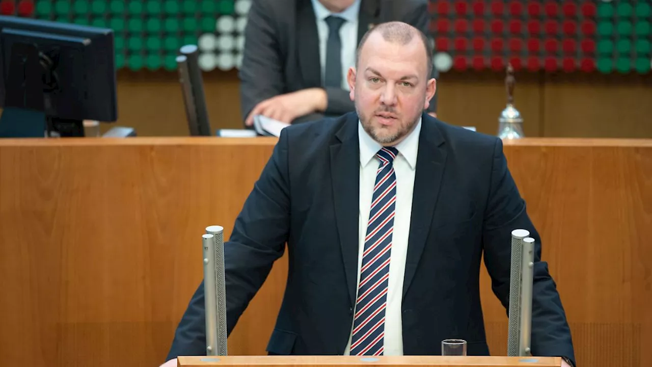 Vorwürfe gegen Klaus Esser: Bericht: AfD-Landesvize in NRW soll Lebenslauf gefälscht haben