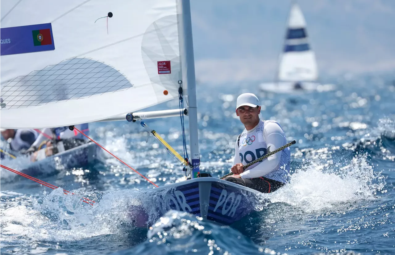 Jogos Olímpicos: Eduardo Marques vence sexta regata e sobe a nono em ILCA 7