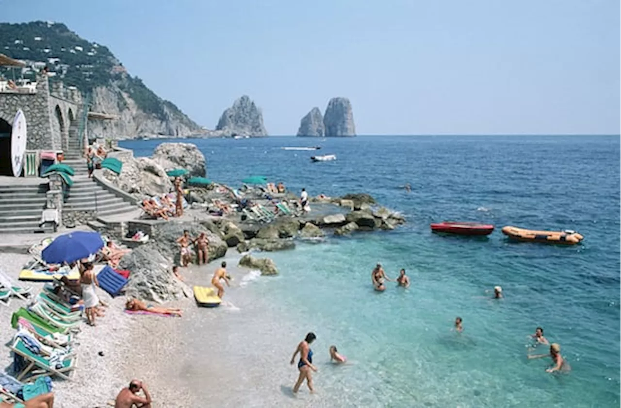 Capri, nuova ordinanza del sindaco: 'Divieto di fumo nelle spiagge'