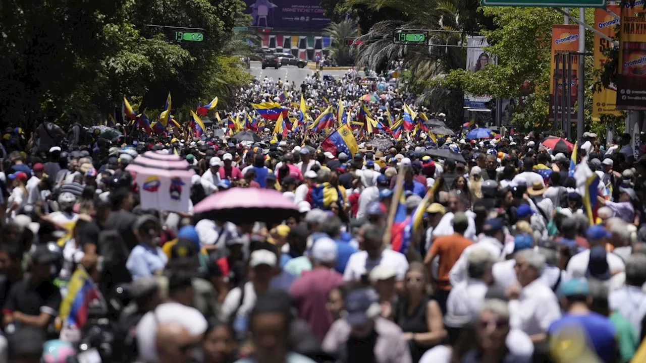 Protest gegen Wahl: Oppositionsführerin Machado demonstriert in Venezuela