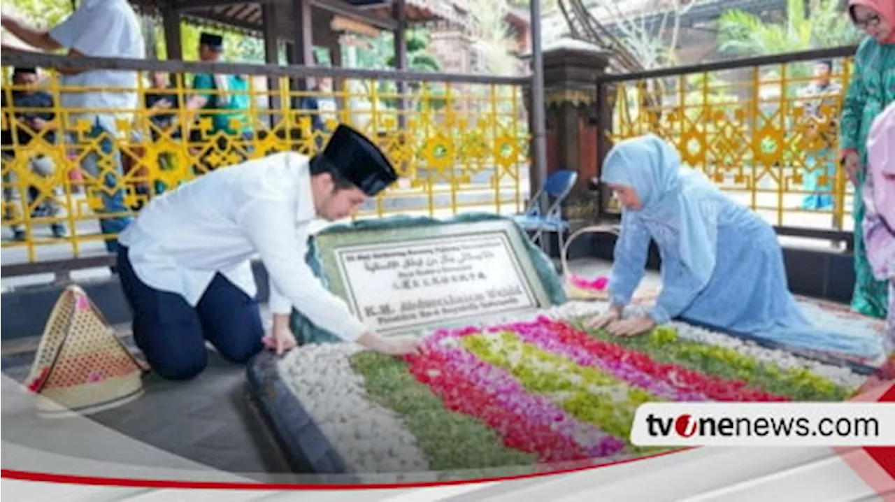 Silaturahmi ke Ponpes Tebuireng, Khofifah Sempatkan Ziarah ke Makam Gus Dur