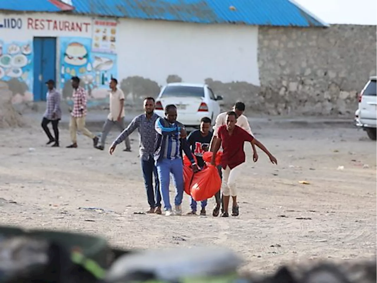 Über 30 Tote bei Terroranschlag am Strand von Mogadischu