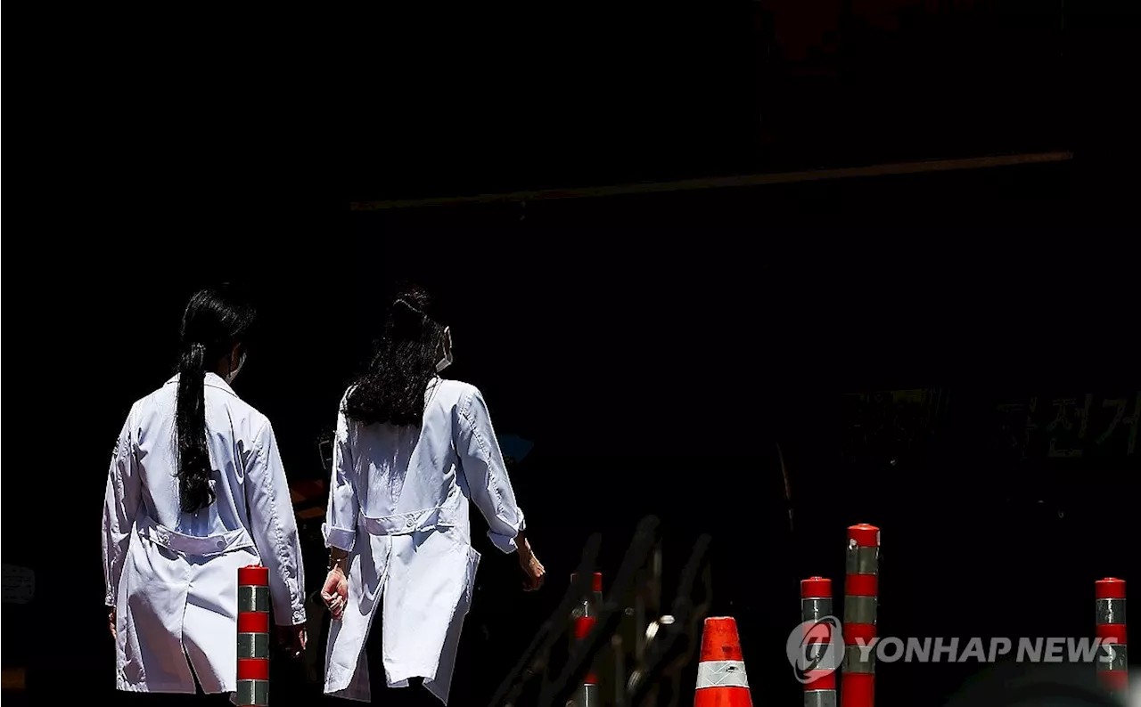 복귀 않는 전공의들…행정처분 철회가 해외진출 미칠 영향은