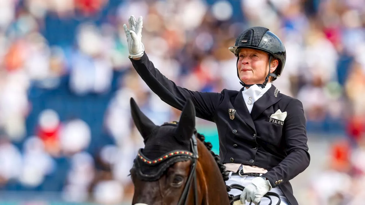 Olympia 2024: Dressur-Equipe verzaubert in Versailles