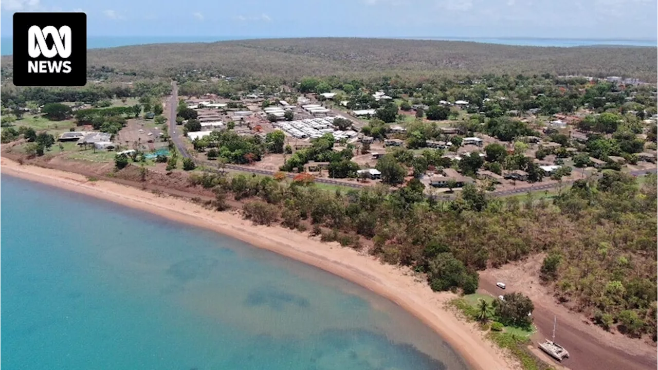 Commonwealth freezes funding to Anindilyakwa Land Council as chief executive Mark Hewitt flags resignation