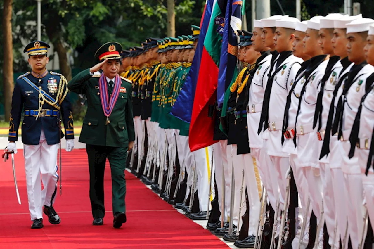 Ministri della difesa di Filippine e Vietnam a Manila