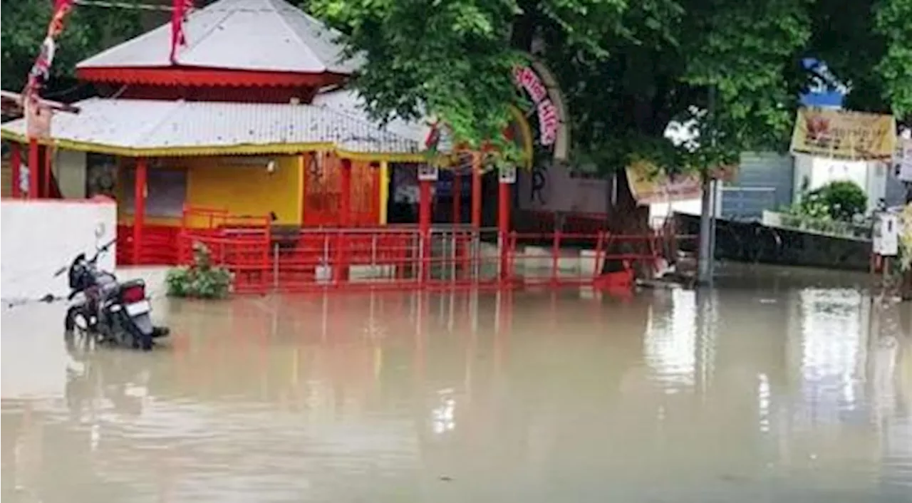 गुजरात में भारी बारिश के बाद वडोदरा, जामनगर और पोरबंदर के कई इलाक़े जलमग्न, 26 की मौत