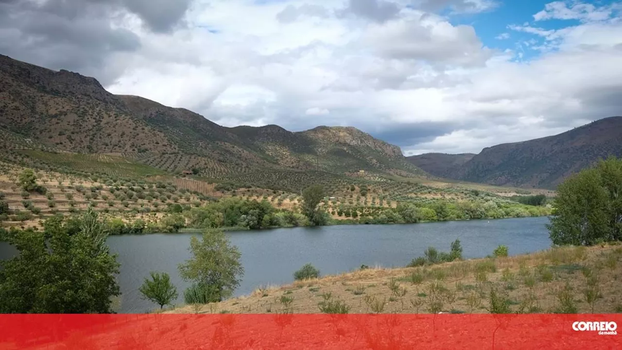 Helicóptero cai no Douro em Lamego