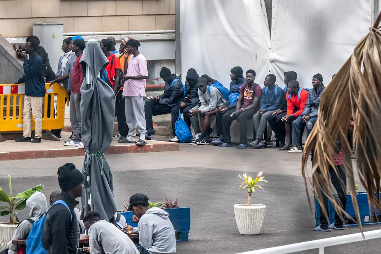 Canarias aguarda el repunte de cayucos tras cerrar su verano migratorio más intenso