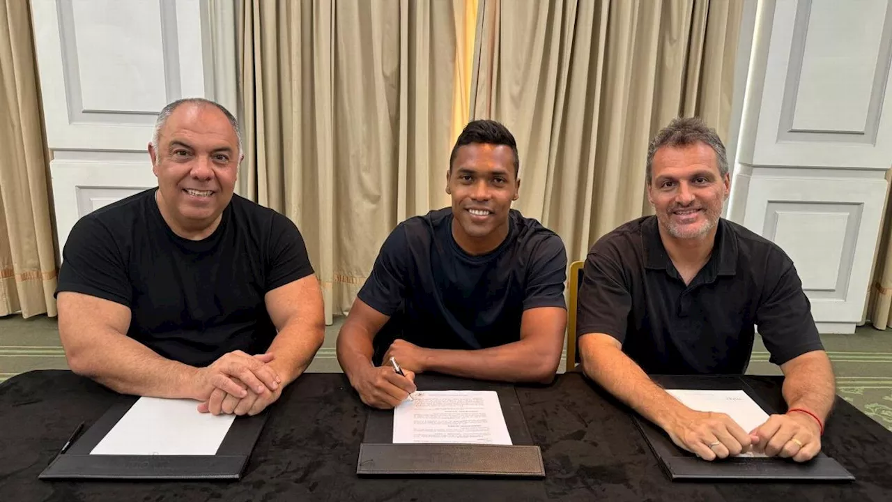 Alex Sandro chega ao Flamengo e já se coloca à disposição de Tite