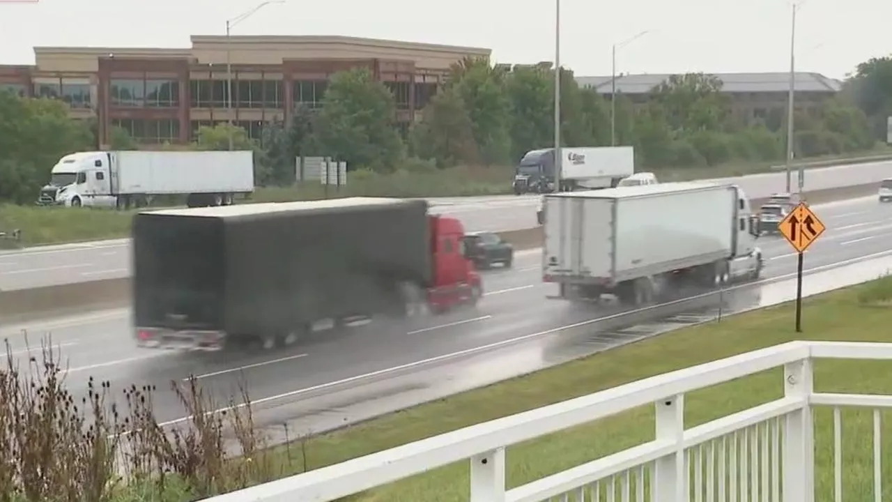 Labor Day travel: Chicago drivers face traffic and rain as holiday getaways begin