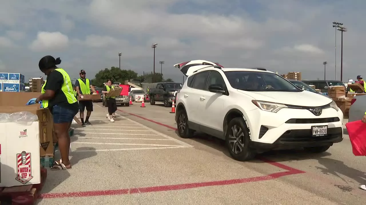 Tarrant Area Food Bank holds back-to-school food distribution