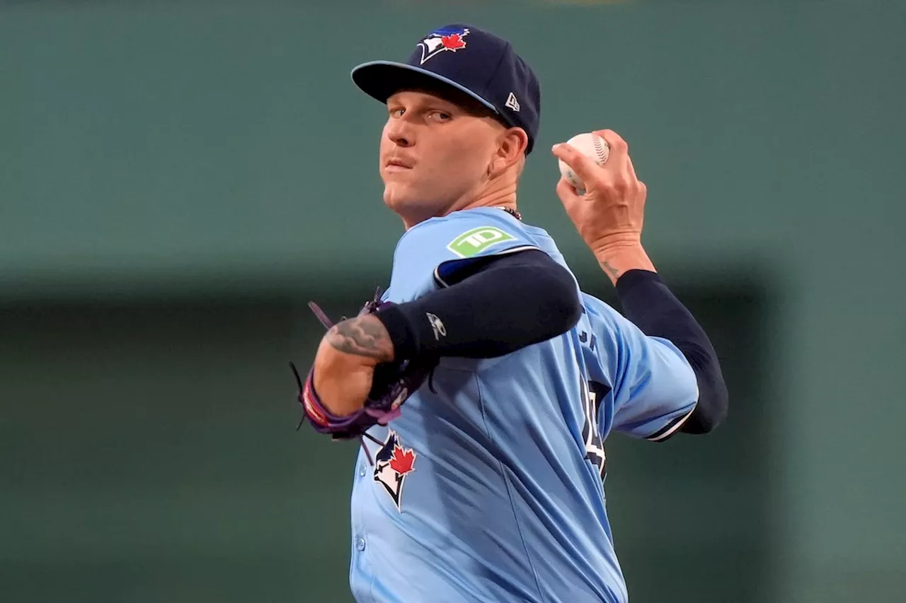 Bowden Francis takes no-hitter into sixth, Blue Jays beat Red Sox 2-0