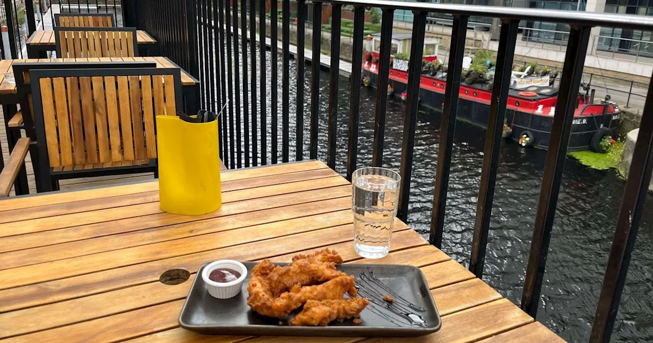 Picturesque Leeds walk featuring Leeds United legends with tasty lunch