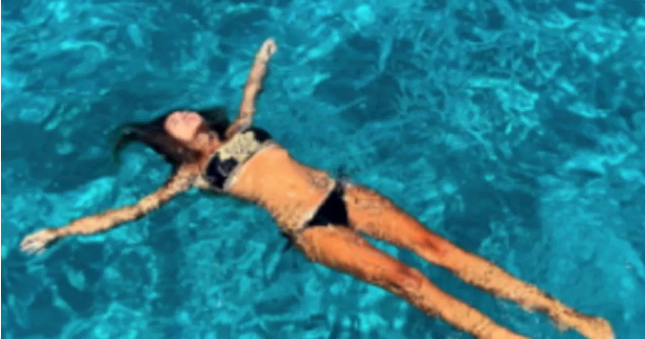 Giorgia Palmas, le vacanze in Sardegna con Filippo Magnini: amore e relax in piscina