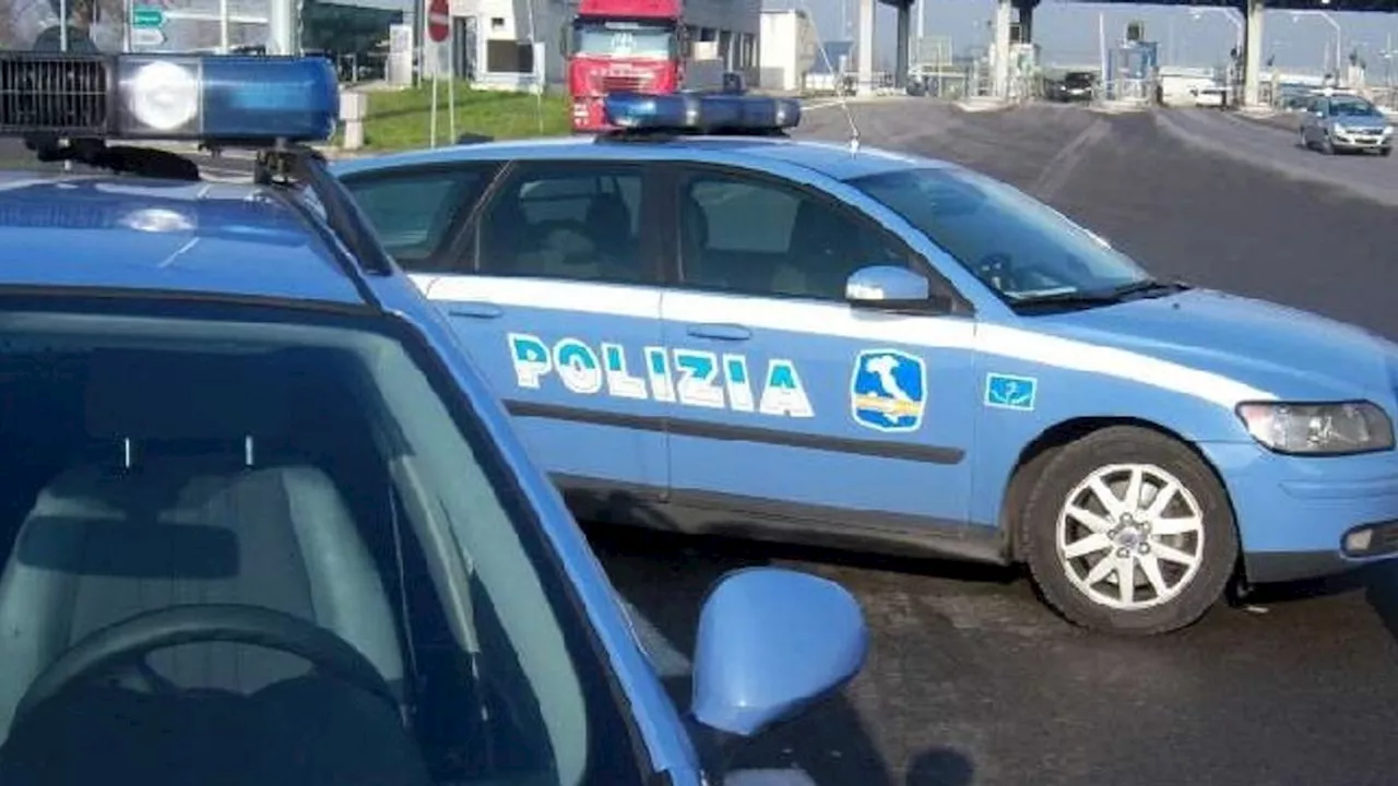 Ruba auto della polizia a Genova: arrestato a Piacenza