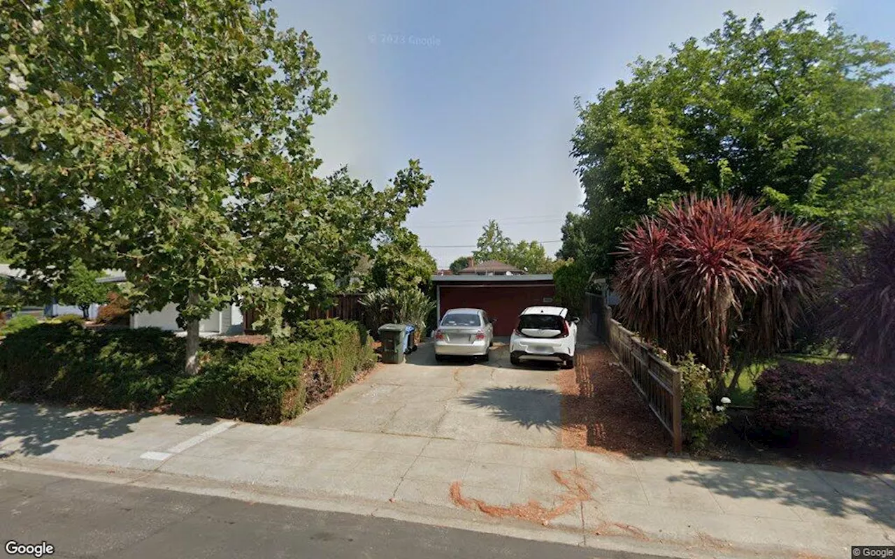 Single family residence in Palo Alto sells for $1.9 million