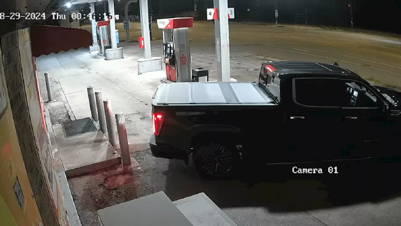 Surveillance video shows burglars using chain attached to pickup truck to break into Chicago gas station