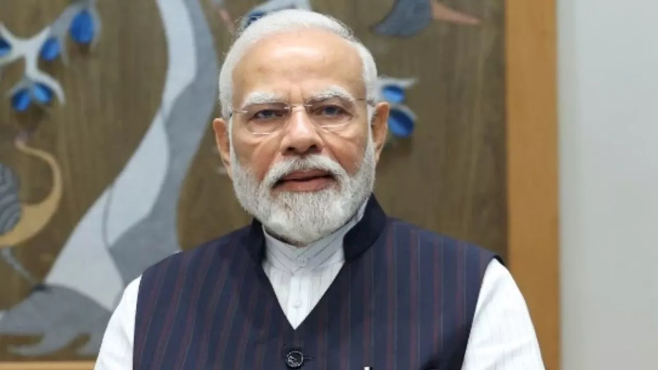 PM Modi: प्रधानमंत्री नरेंद्र मोदी ने सिर झुकाकर मांगी माफी, जानें क्या है पूरा मामला