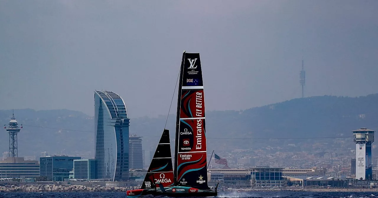 America's Cup: Neuseelands Jacht bei Kranunfall beschädigt