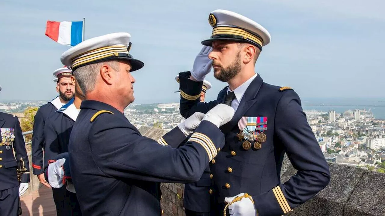 A Cherbourg-en-Cotentin, le patrouilleur Cormoran a son nouveau commandant