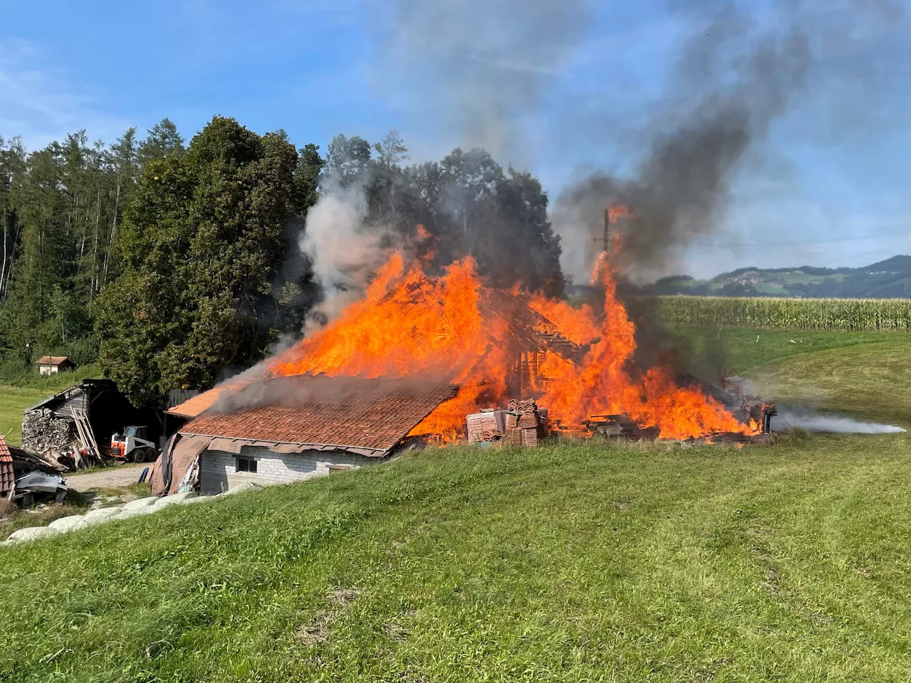 Einigen BE: Scheune in Vollbrand geraten