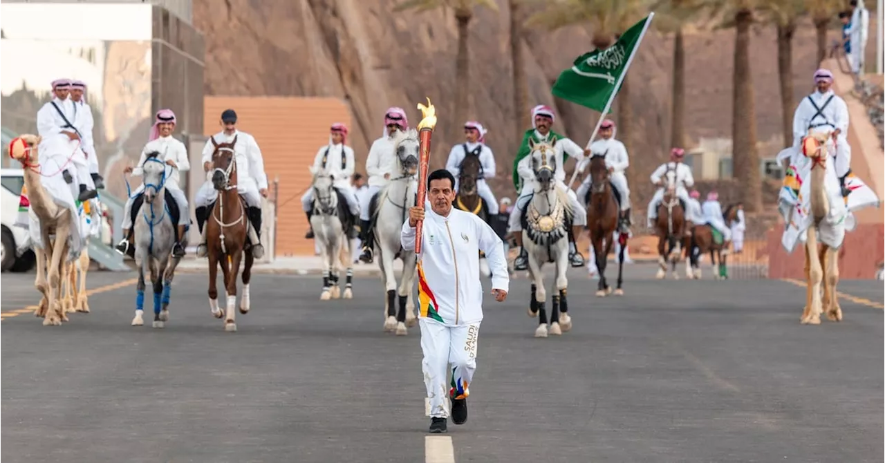 في إطار جولتها الترويجية لأكبر حدث رياضي وطني.. أهالي حائل يحتفون بشعلة دورة الألعاب السعودية 2024