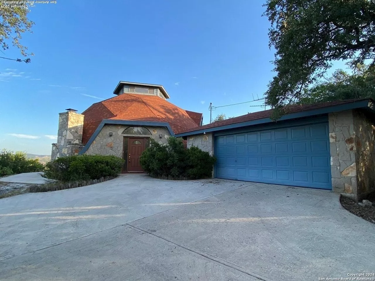 This San Antonio-area dome home, once owned by a Frost Bank heir, is for sale