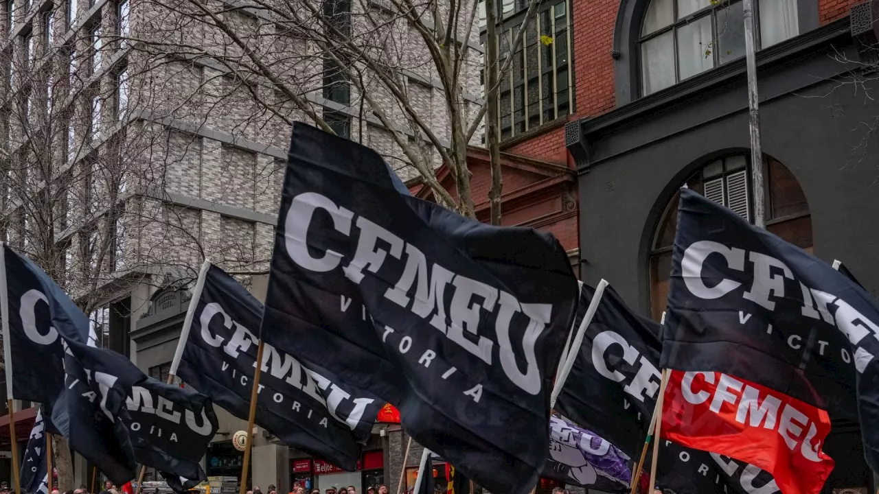 Coalition push to ban CFMEU flag from Victorian govt project sites