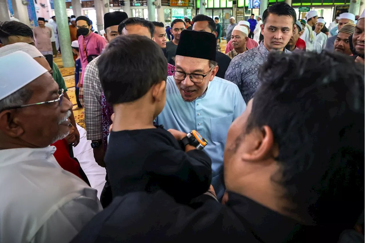 PM Anwar wants Education Ministry to give emphasis on mastering Science, Mathematics and English