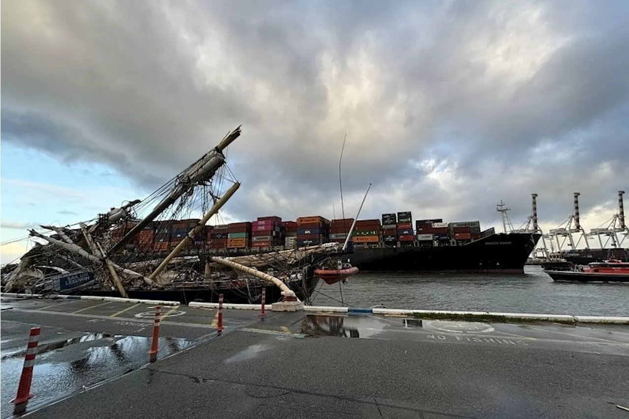 Two injured after Singapore-flagged vessel hits another ship in Australian port