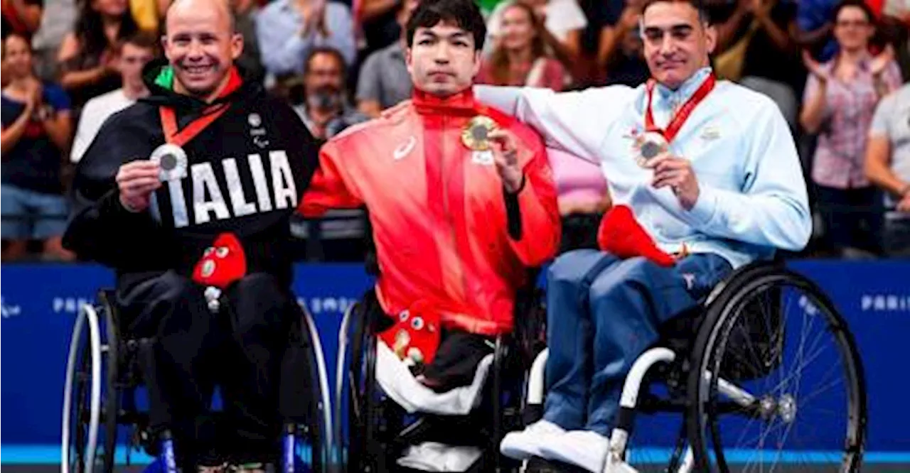 Paralympics: Swimmer Suzuki wins Japan’s first gold, cyclist Sugiura misses medal