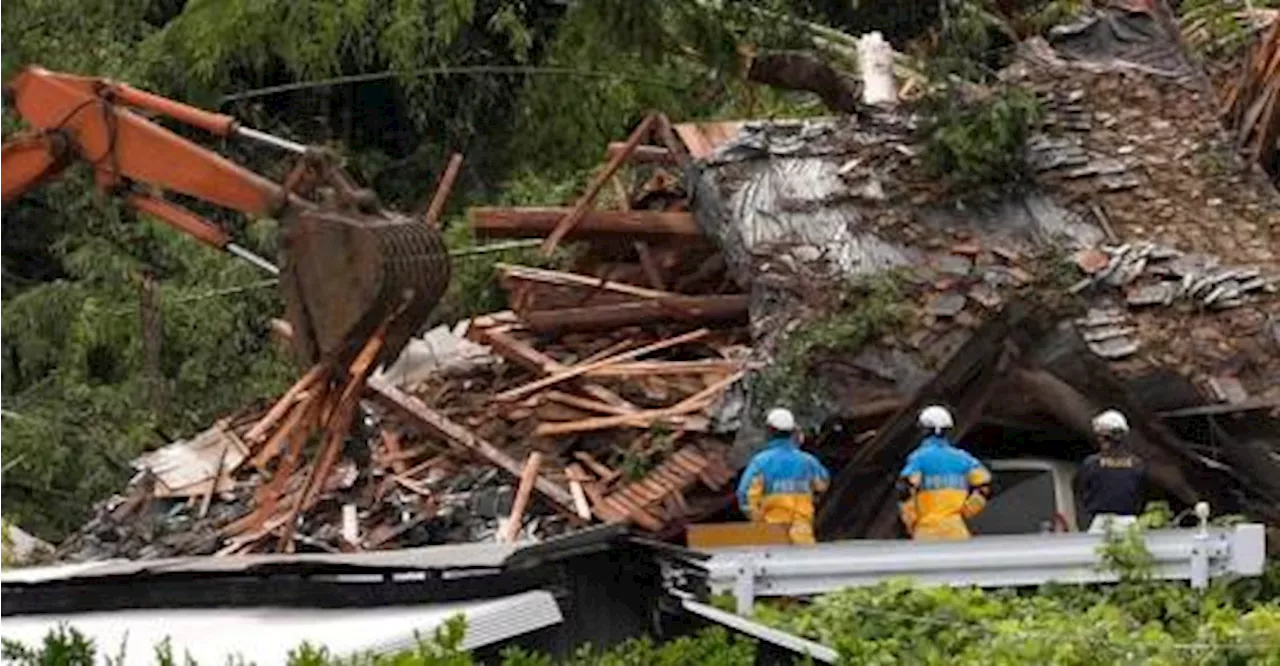 Typhoon Shanshan drenches Japan, prompting landslide and flood alerts