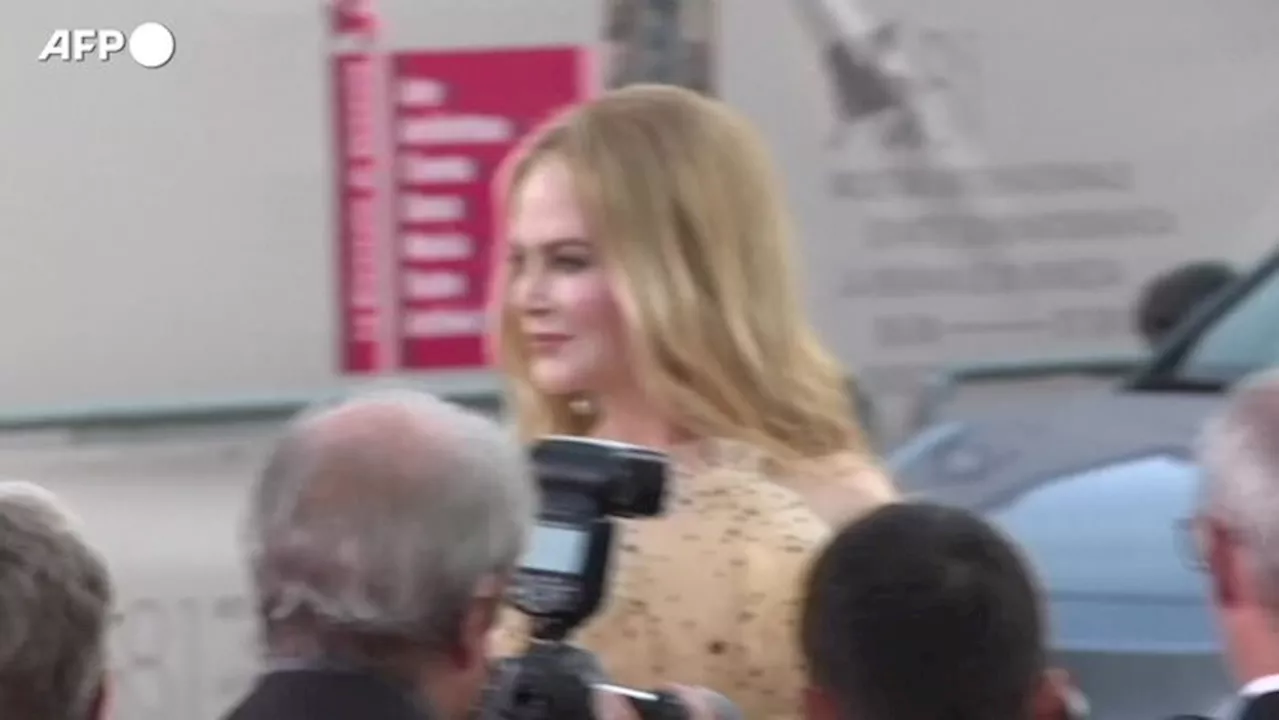 Mostra di Venezia, Nicole Kidman illumina il red carpet