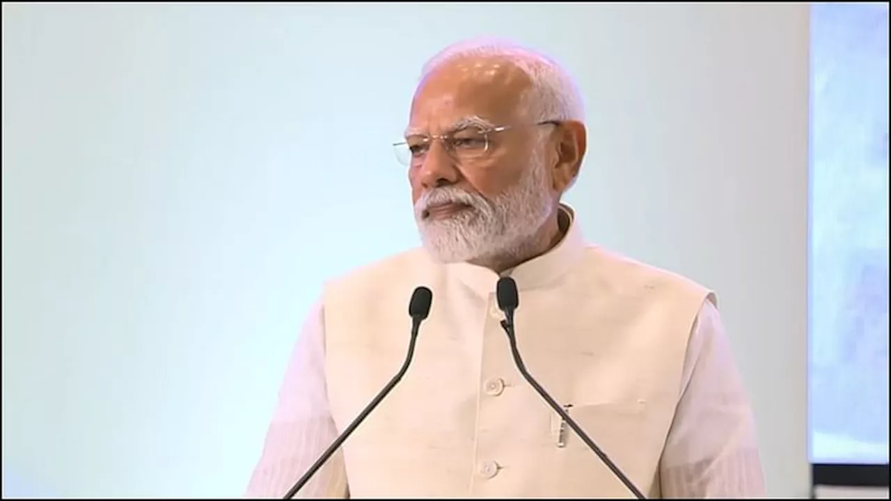 PM Modi: प्रधानमंत्री मोदी ने मेरठ-लखनऊ वंदे भारत ट्रेन को दिखाई हरी झंडी, बोले- पश्चिमी यूपी क्रांति की धरती