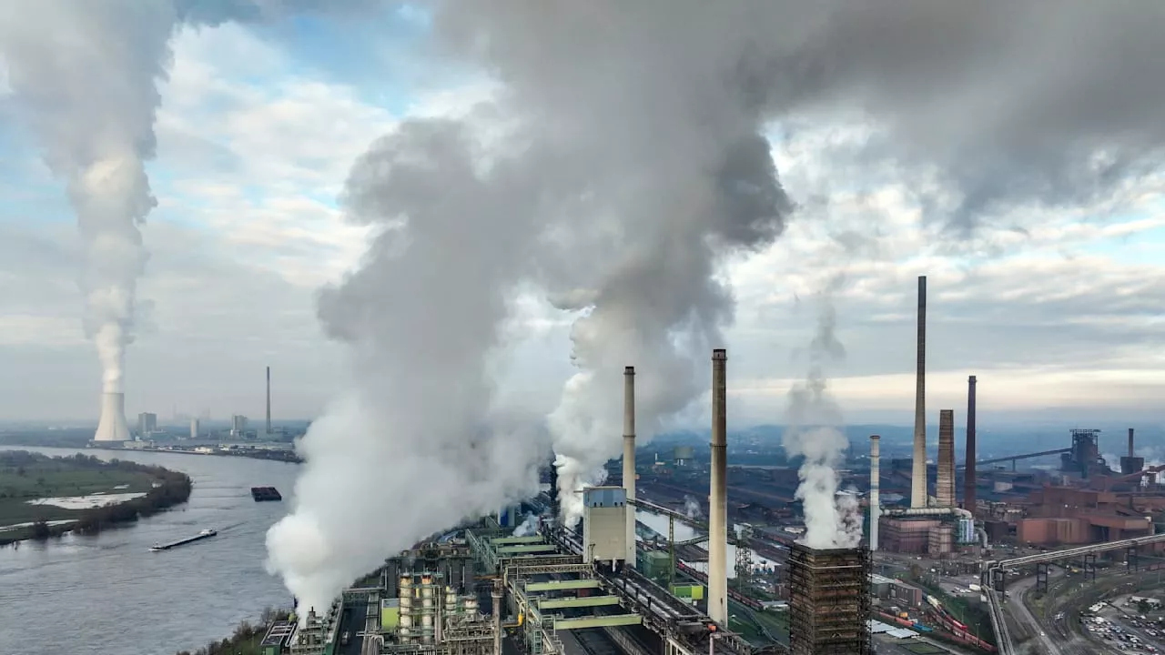 Gabriel über die ThyssenKrupp-Krise: Beim Stahlriesen brennt die Hütte