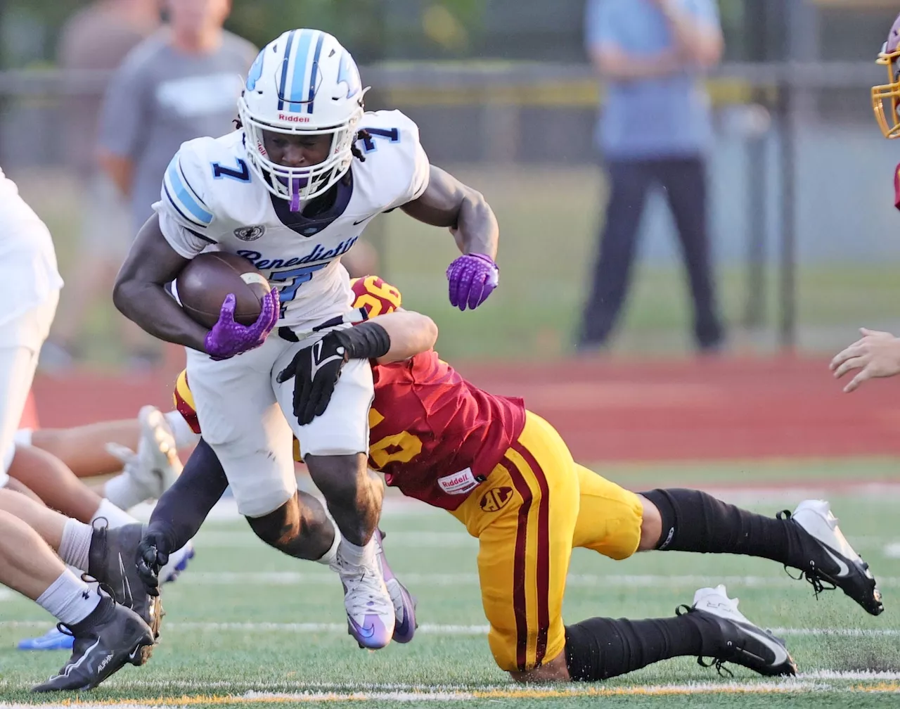 Avon Lake vs. Benedictine football: Bengals utilize fast start, roll past Shoremen