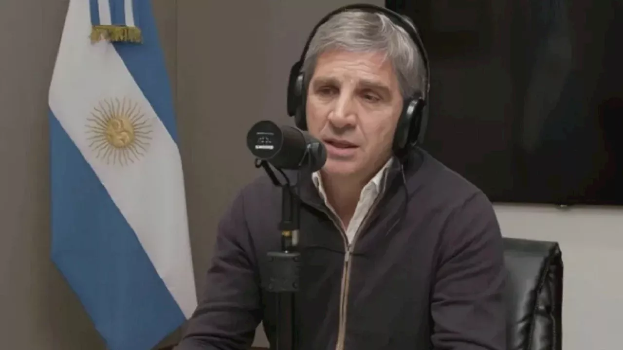 Luis Caputo anticipó que habrá tarjeta en dólares: qué pasa con los billetes del blanqueo