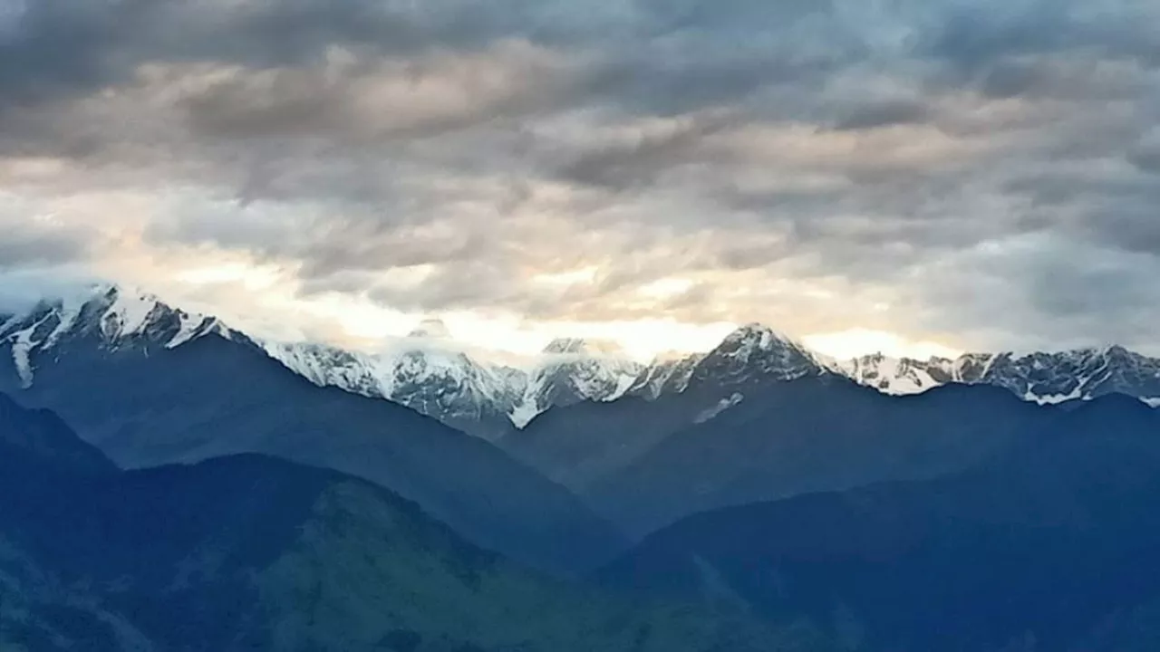 Fresh Snowfall in Uttarakhand: उच्च हिमालय में बर्फबारी शुरू, निखरा पंचाचूली और नागनीधूरा का सौंदर्य