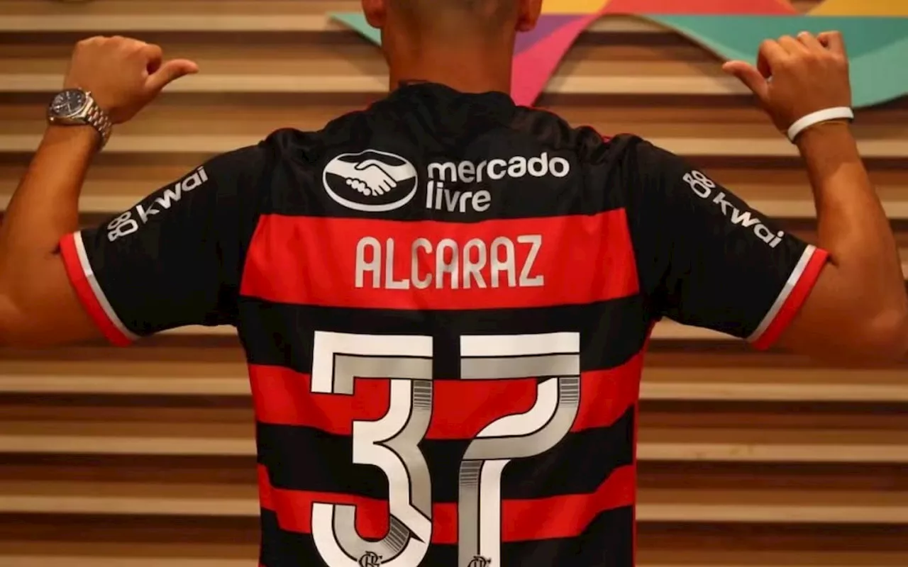 Alcaraz explica escolha pela camisa 37 no Flamengo: 'Linda lembrança'