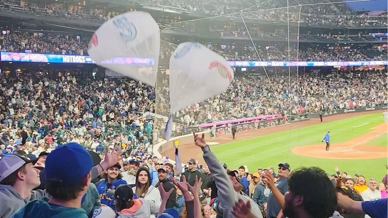 The story behind the Seattle Mariners' viral 'Hot Dogs from Heaven'