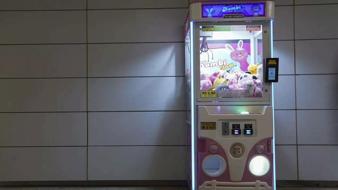 Claw machine games are Rio de Janeiro's new public enemy
