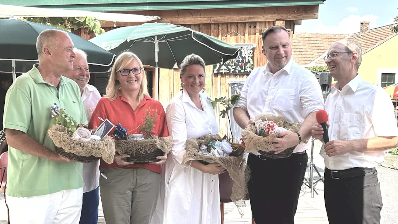 Fruchtbarer Boden: 1-Kilo-Paradeiser im Ökogarten Mödling